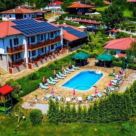 Hotel Family Complex Krisbo Donkovtsi Exterior foto