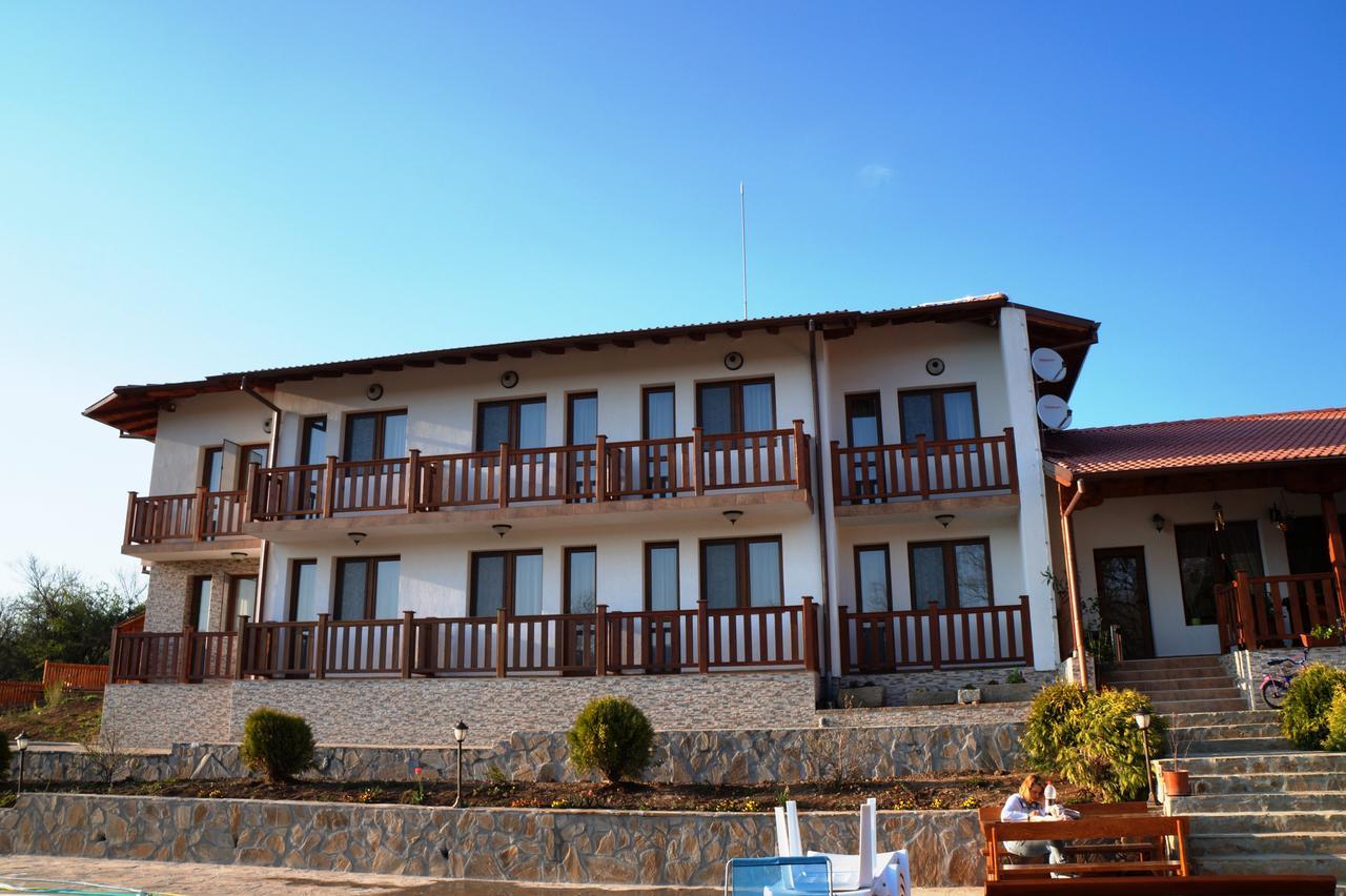 Hotel Family Complex Krisbo Donkovtsi Exterior foto
