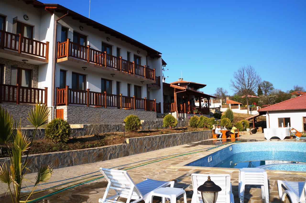 Hotel Family Complex Krisbo Donkovtsi Exterior foto