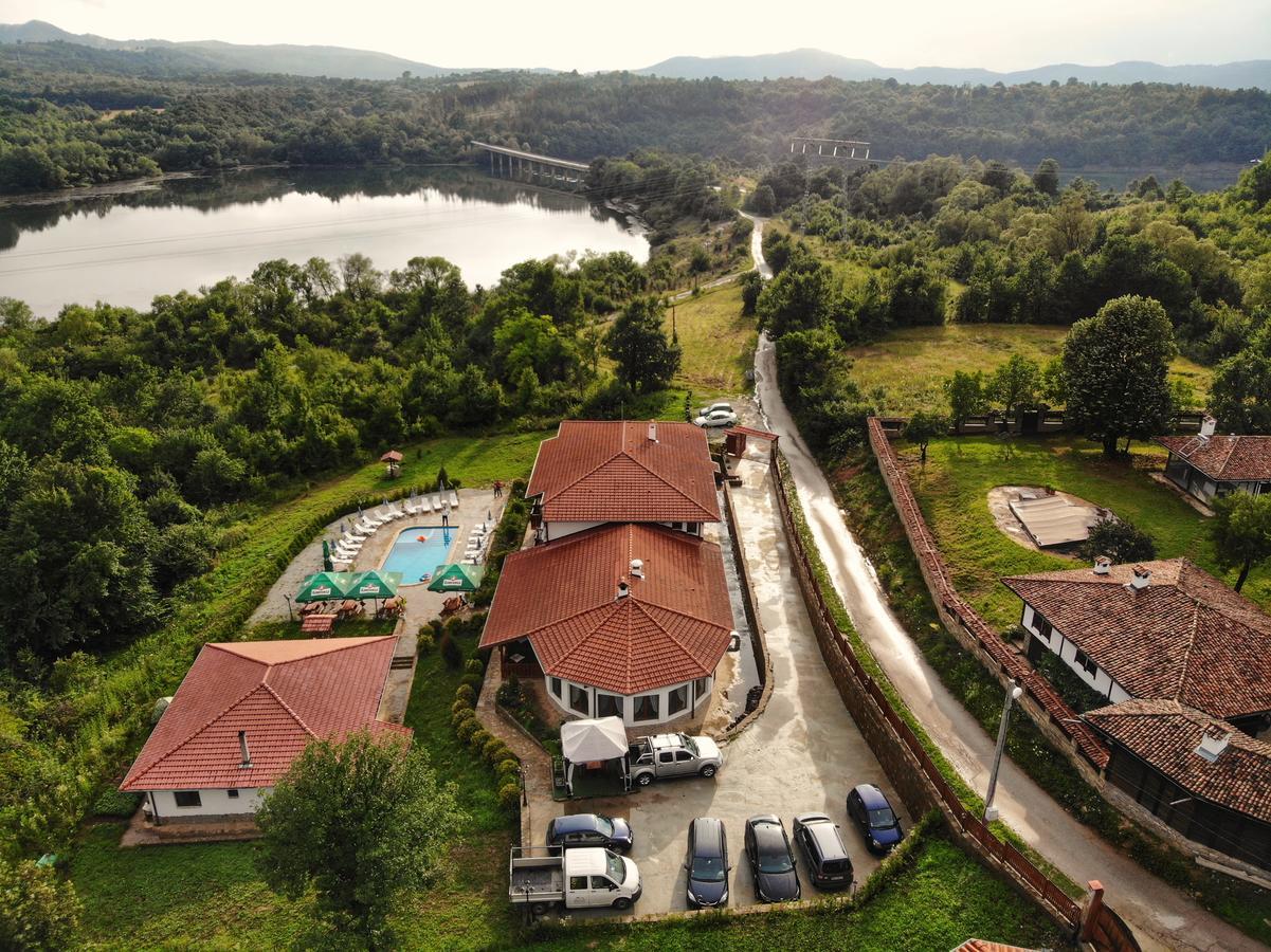 Hotel Family Complex Krisbo Donkovtsi Exterior foto
