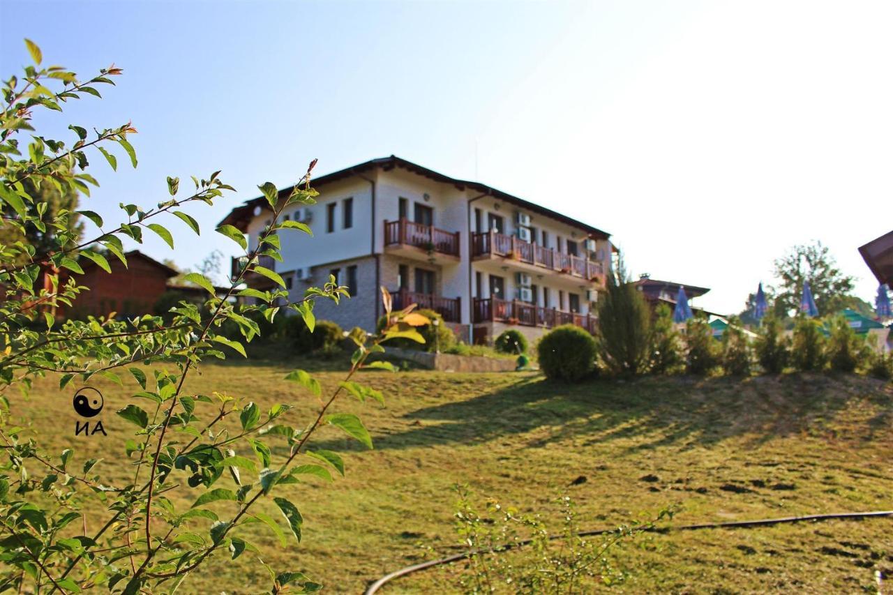 Hotel Family Complex Krisbo Donkovtsi Exterior foto